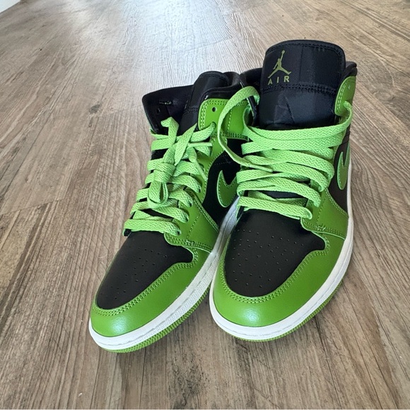 Nike air Jordans $40 a pair $120 for all!! - Picture 5 of 9